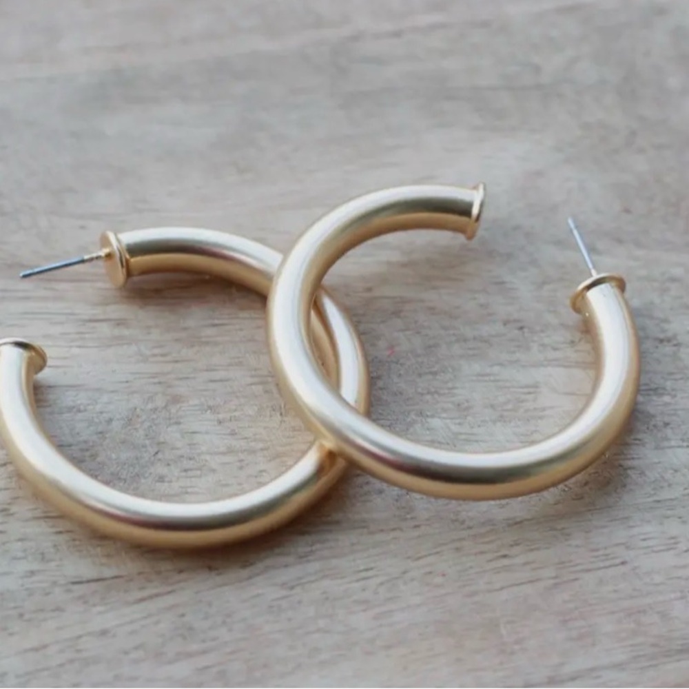 Everyday Gold Hoop Earrings